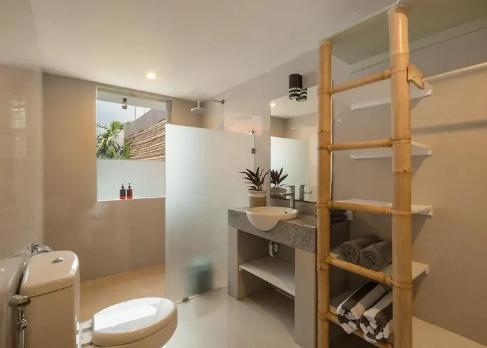 Zambrud Elegant Tropical With Private Pool & Garden And Garage Villa Sanur
